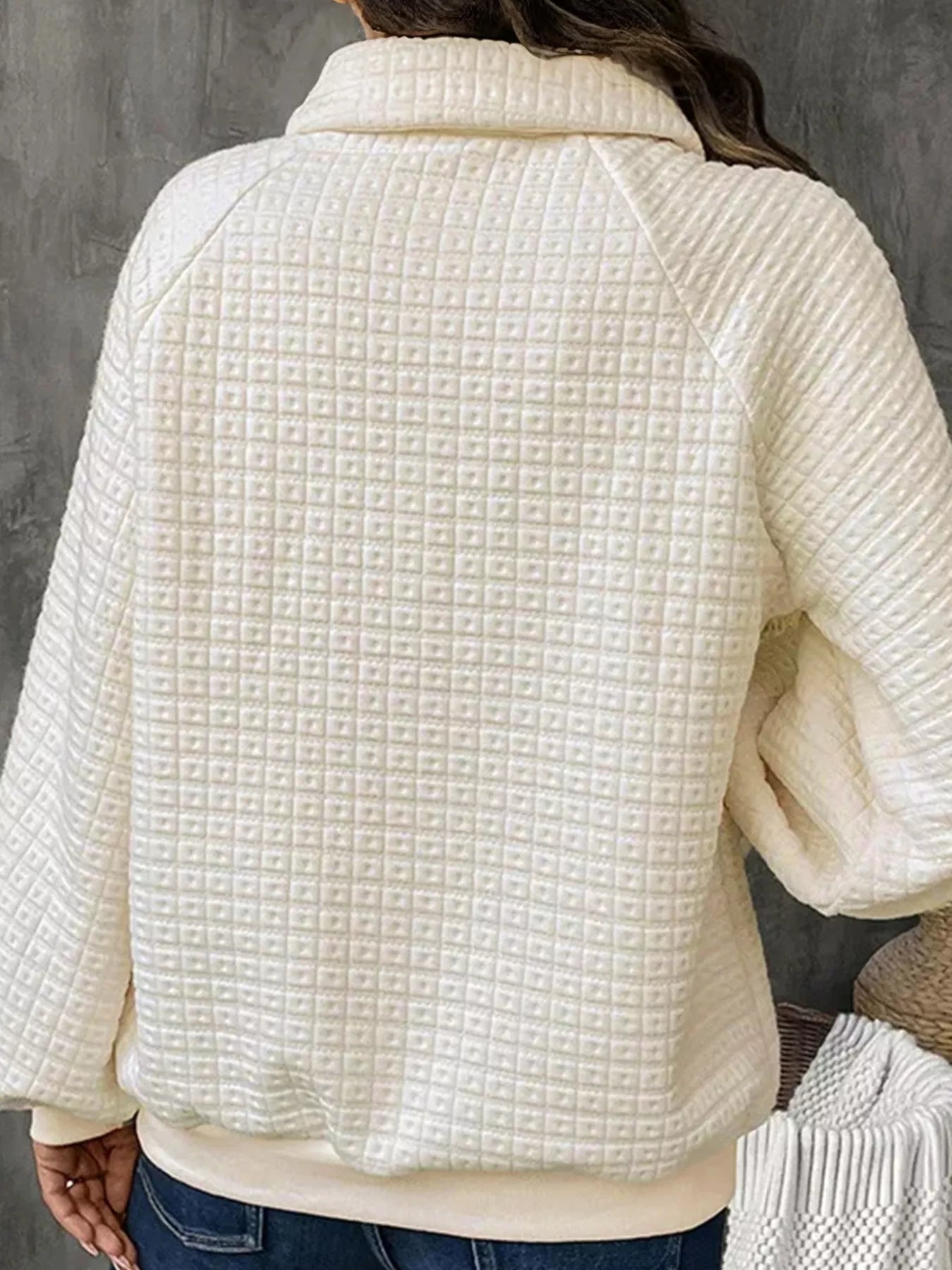 Texturovaná mikina s límečkem a zapínáním na půl knoflíků