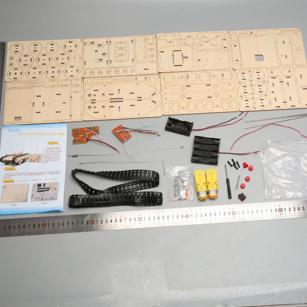 Wooden assembled remote control tank vehicle - 3D Wooden Puzzle Kit by makenfun