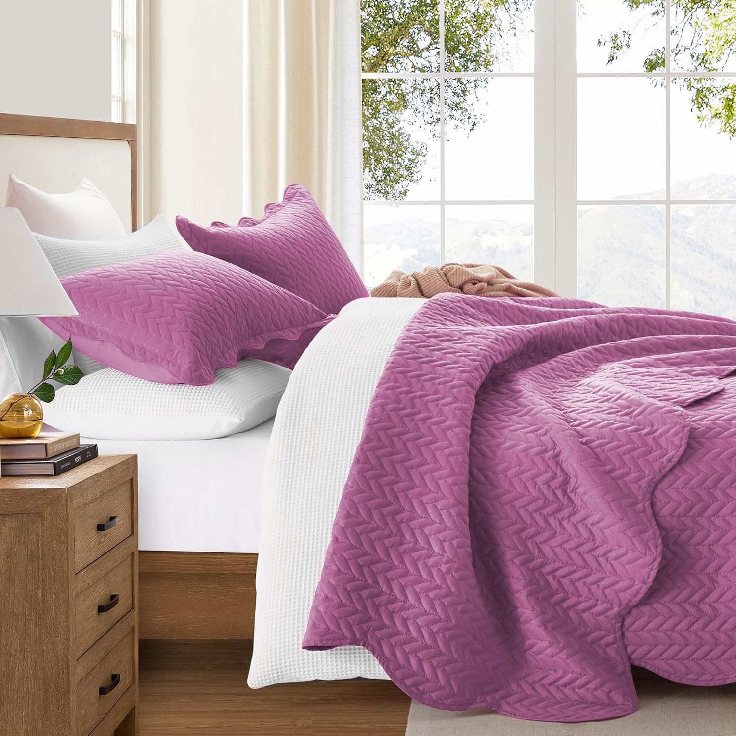 IR Imperial Rooms Twin Quilt Bedding Set Size (68” x 86”) + 1 Pillow Shams (20” x 26” + 2”) - 2 Pcs All Season Lightweight Reversible Microfiber Coverlet Floral Embossed Quilt Bedspread (Burgundy)