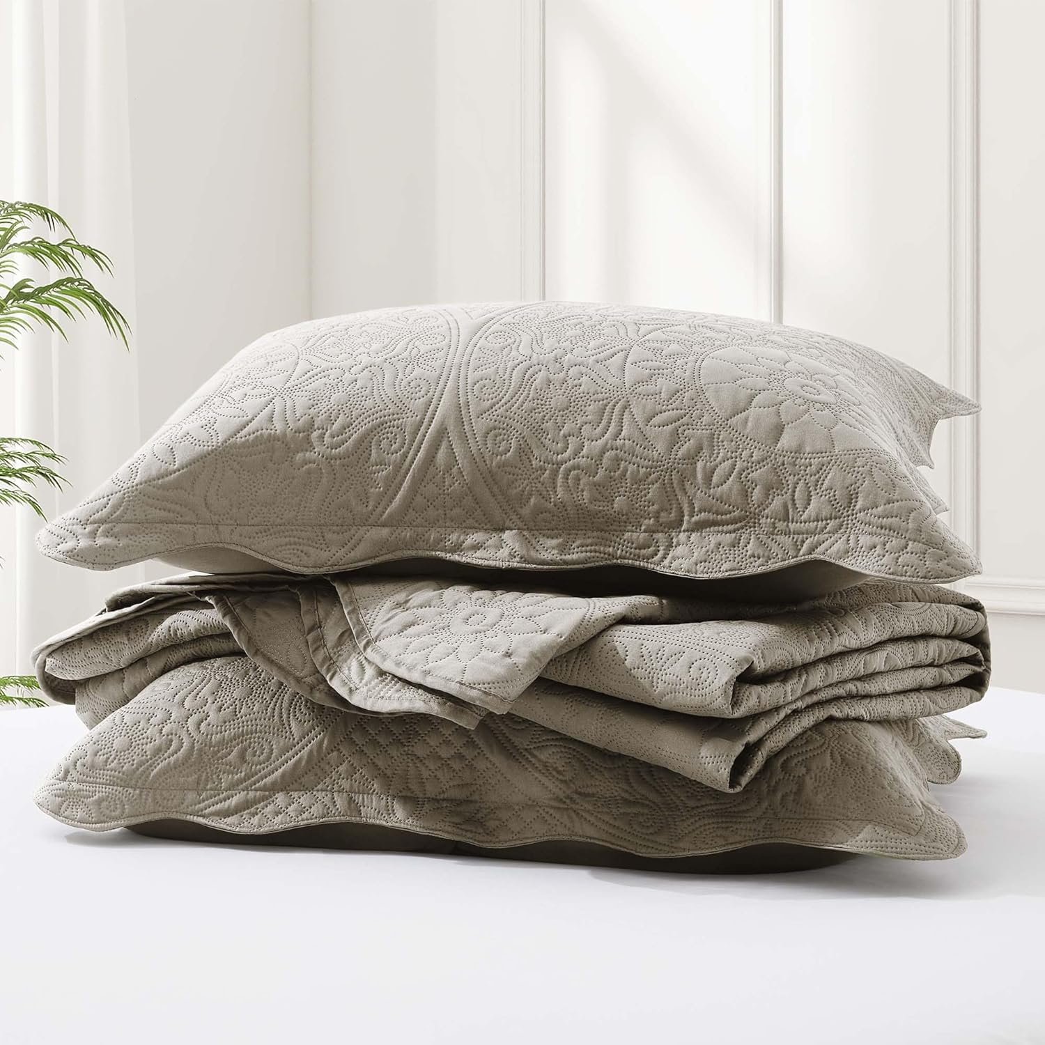 IR Imperial Rooms Twin Quilt Bedding Set Size (68” x 86”) + 1 Pillow Shams (20” x 26” + 2”) - 2 Pcs All Season Lightweight Reversible Microfiber Coverlet Floral Embossed Quilt Bedspread (Burgundy)