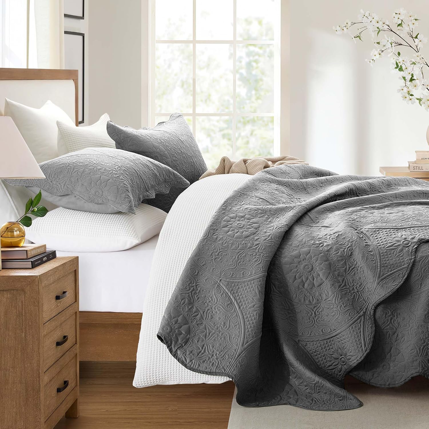 IR Imperial Rooms Twin Quilt Bedding Set Size (68” x 86”) + 1 Pillow Shams (20” x 26” + 2”) - 2 Pcs All Season Lightweight Reversible Microfiber Coverlet Floral Embossed Quilt Bedspread (Burgundy)