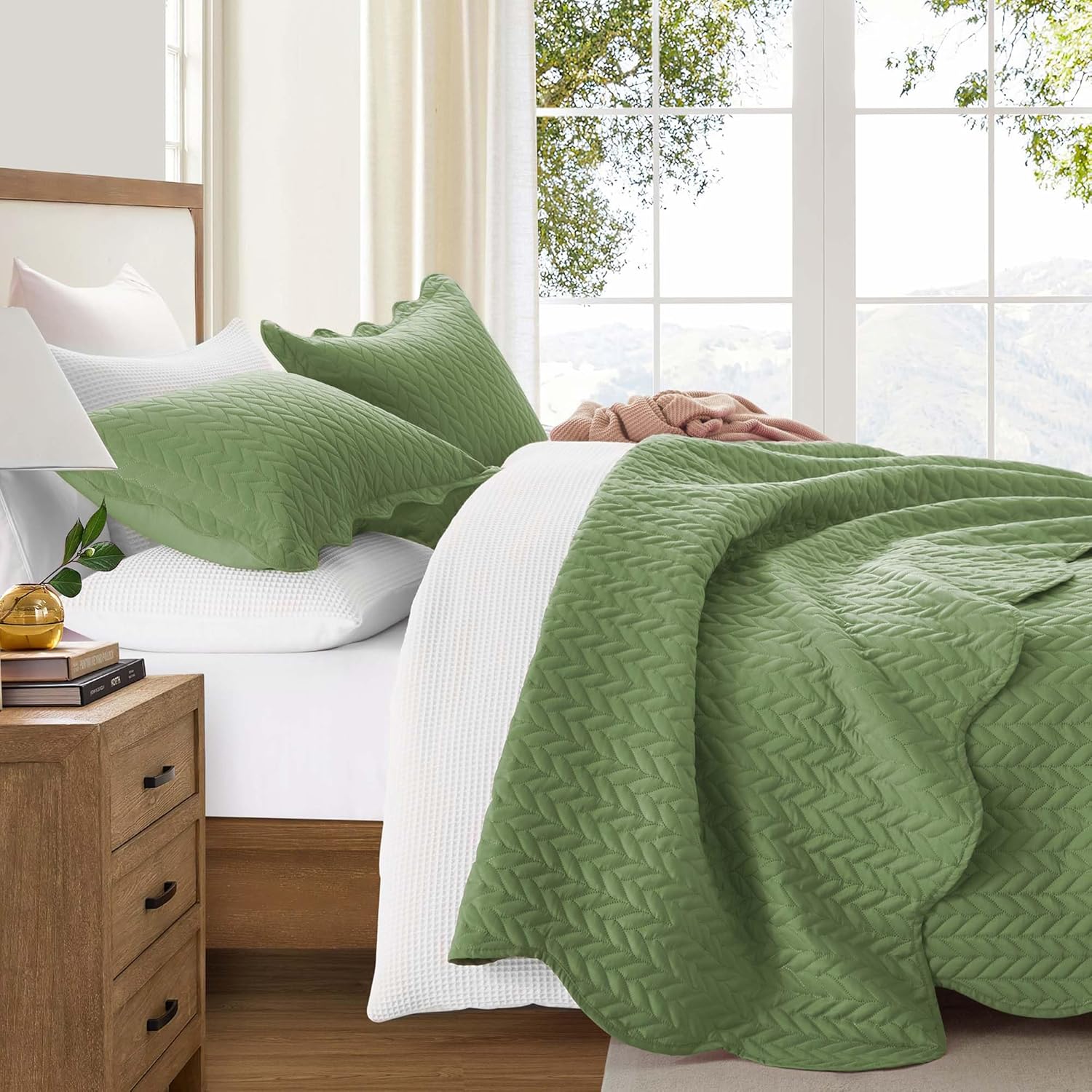 IR Imperial Rooms Twin Quilt Bedding Set Size (68” x 86”) + 1 Pillow Shams (20” x 26” + 2”) - 2 Pcs All Season Lightweight Reversible Microfiber Coverlet Floral Embossed Quilt Bedspread (Burgundy)