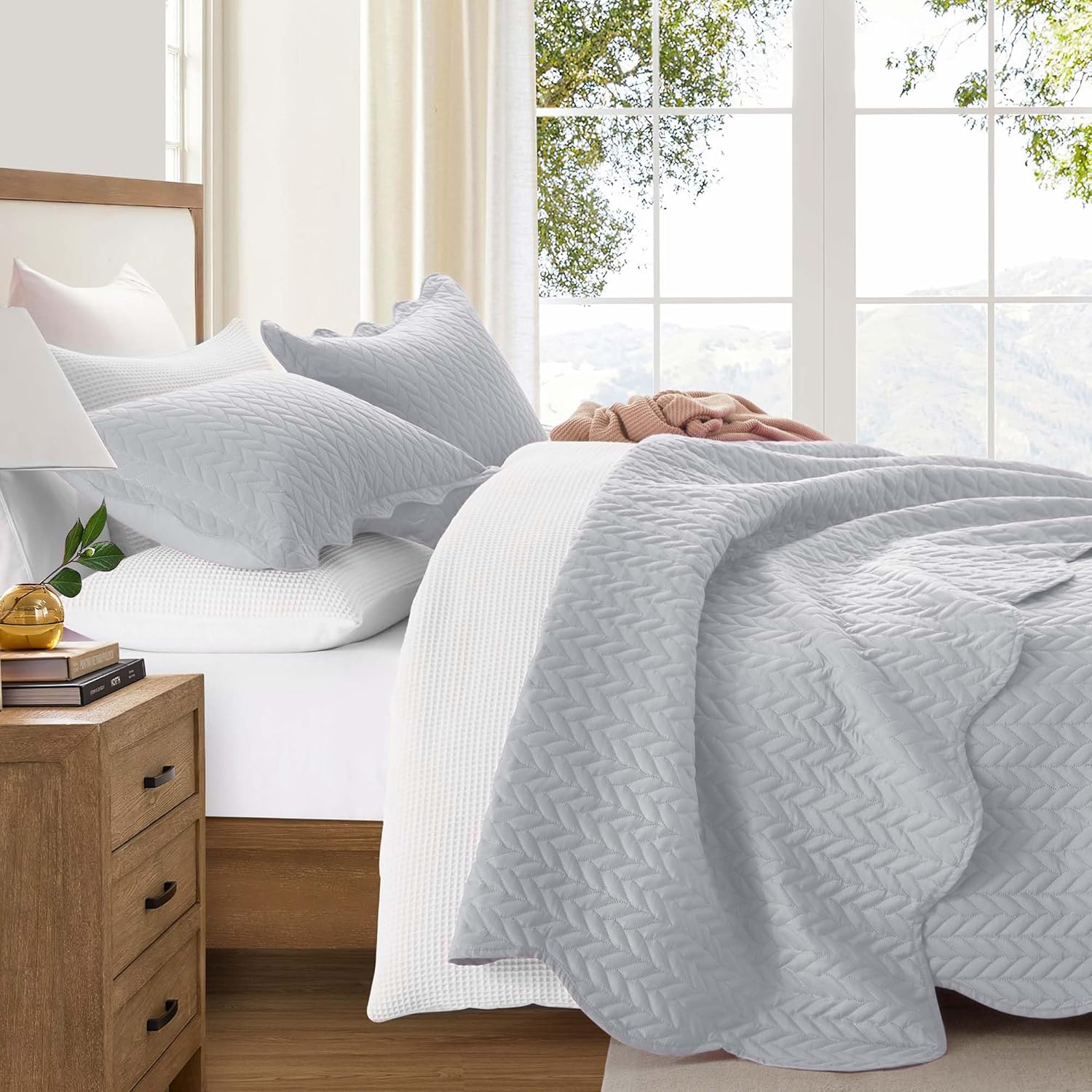 IR Imperial Rooms Twin Quilt Bedding Set Size (68” x 86”) + 1 Pillow Shams (20” x 26” + 2”) - 2 Pcs All Season Lightweight Reversible Microfiber Coverlet Floral Embossed Quilt Bedspread (Burgundy)