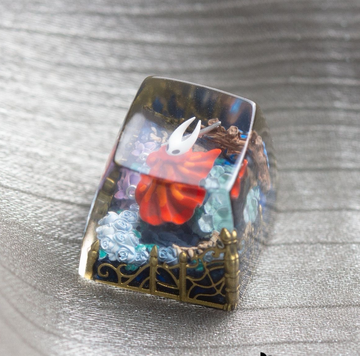 Single Hollow Knight Hornet Resin Keycap, Miniature Creative Mechanical Keyboard Key Cap