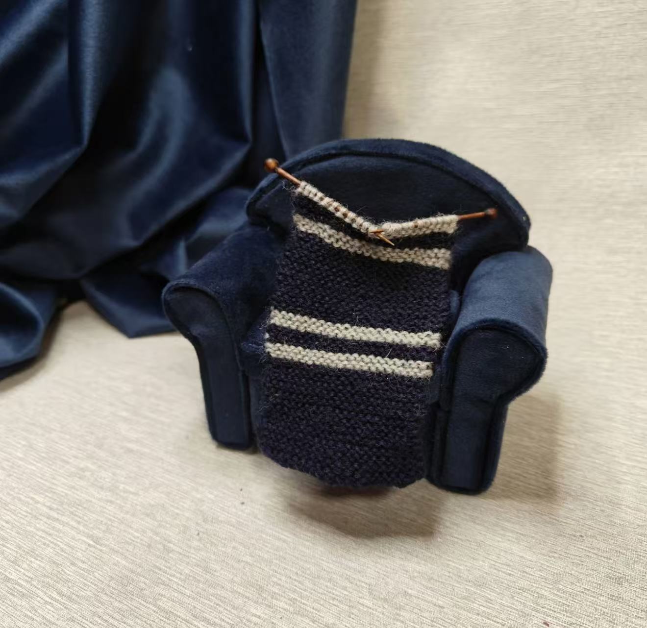 Handmade Mini Collector's Edition Magic Sofa (Fridge Magnet Keychain Ornament)