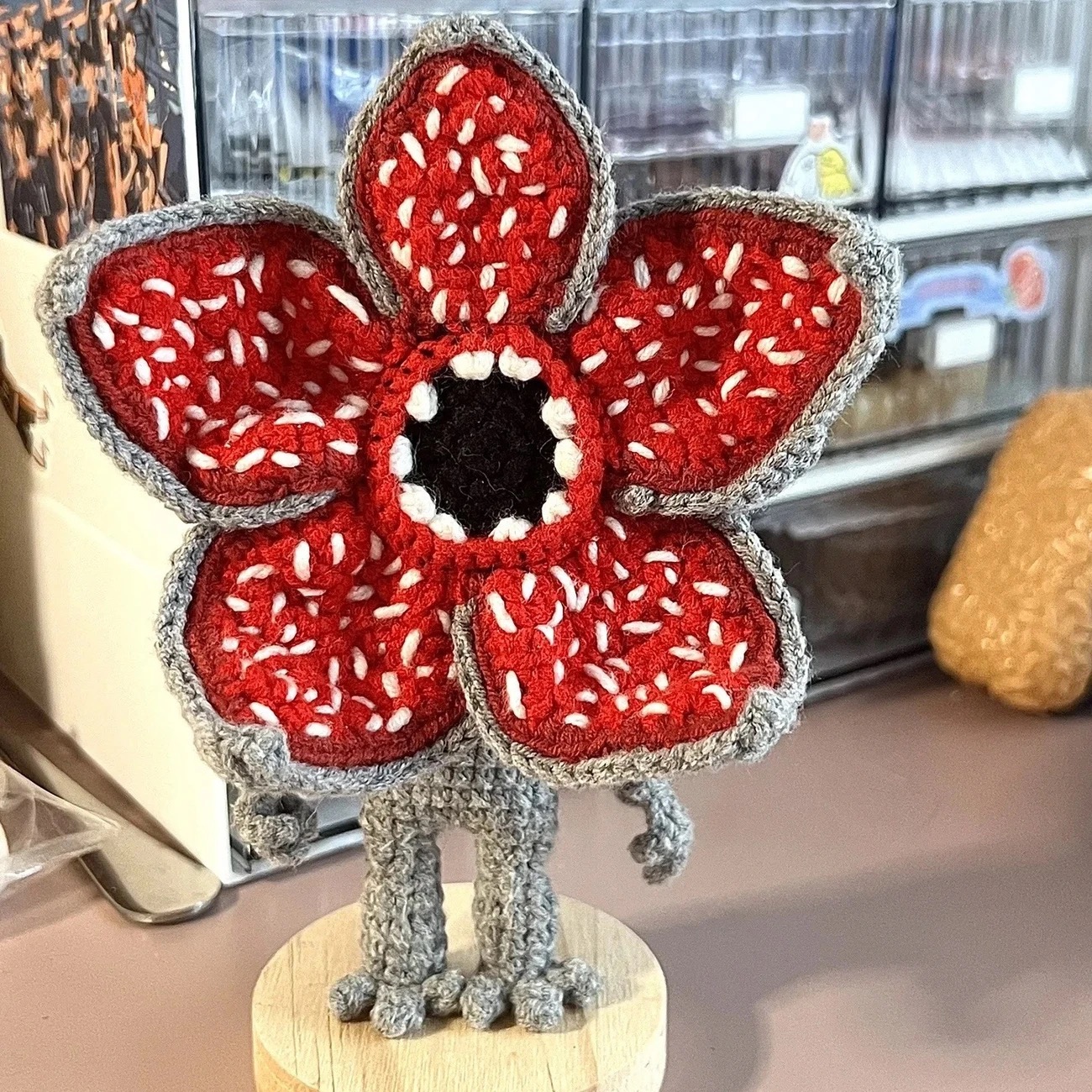 Stranger Things luminous flashing light keychain