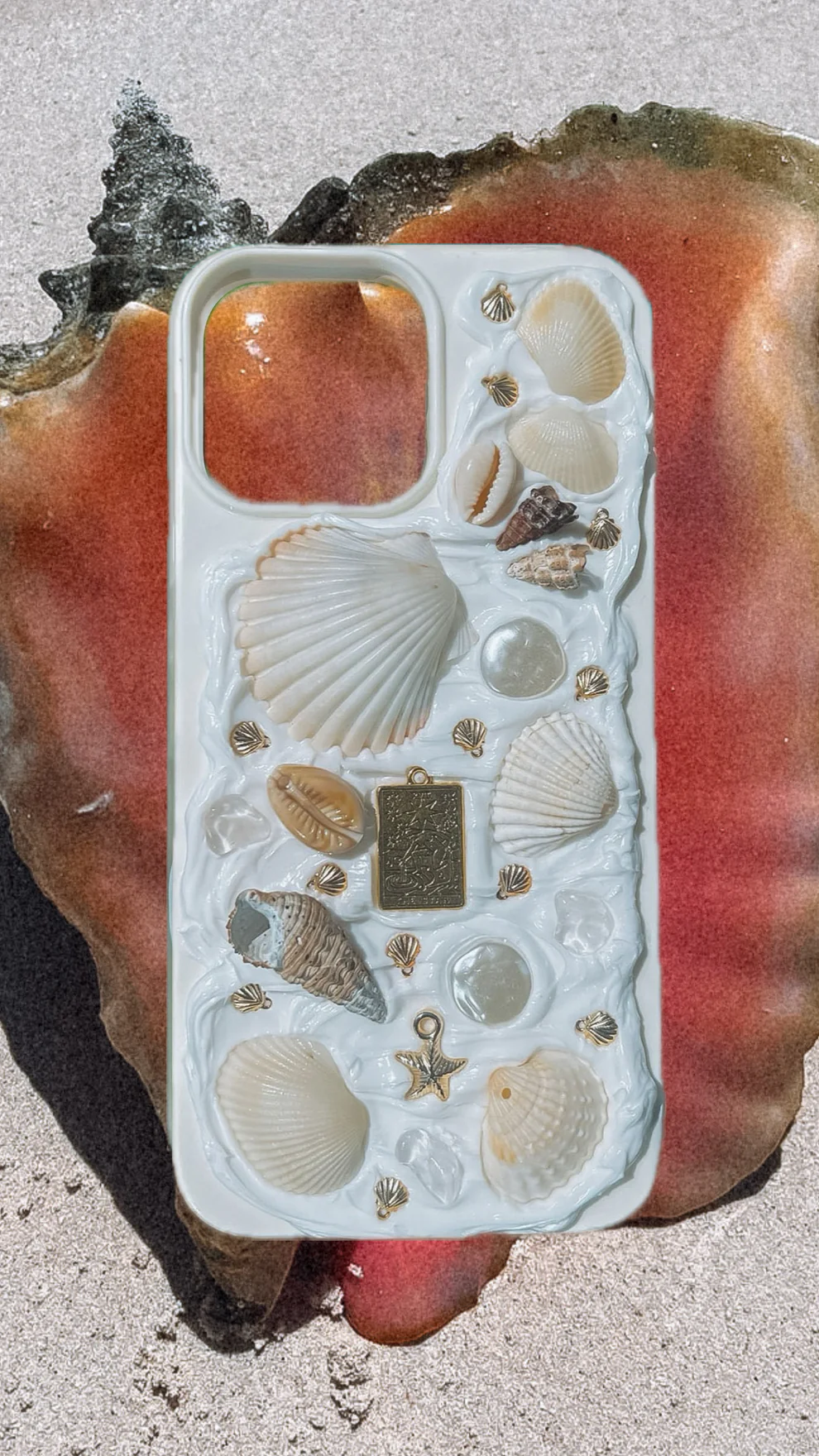 Hand-Crafted Shell Phonecase（Buy 2 get 1 free Chain)