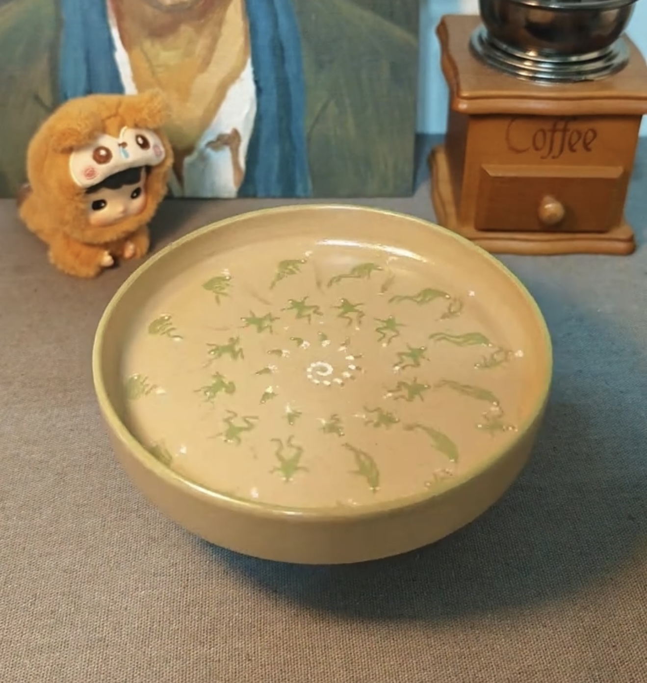 Running Dog Cartoon Pattern Rotatable Ceramic Goblet