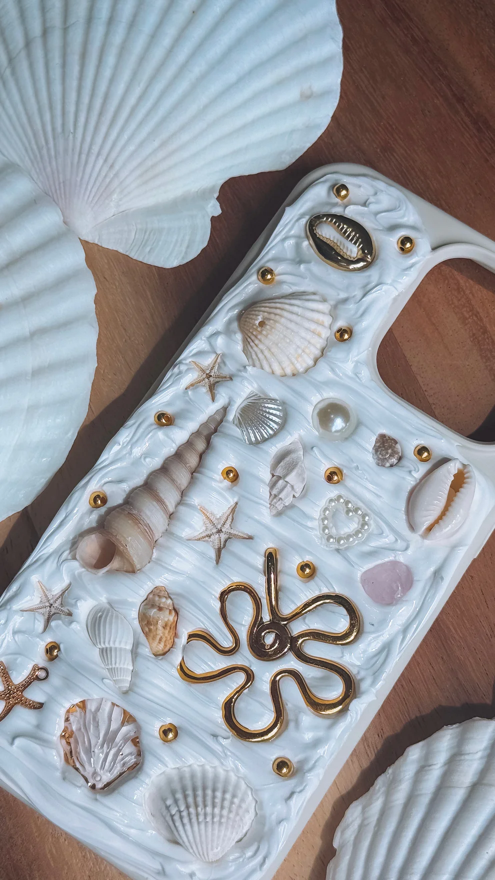 Hand-Crafted Shell Phonecase（Buy 2 get 1 free Chain)
