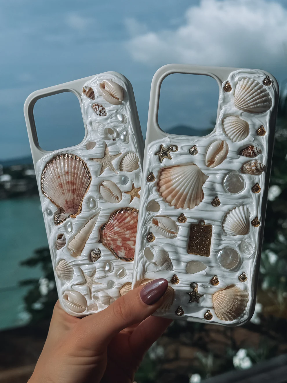 Hand-Crafted “It Girl”  Shell Phonecase（Buy 2 get 1 free Chain)