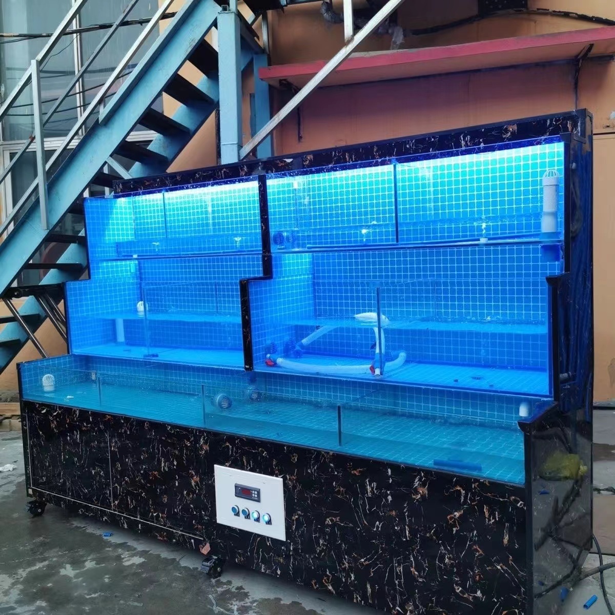 【Customized】 Three-layer trapezoidal mobile seafood tank with high ornamental value and easy installation