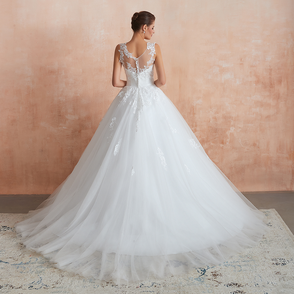 Long Ball Gown Appliques Lace Tulle Wedding Dress