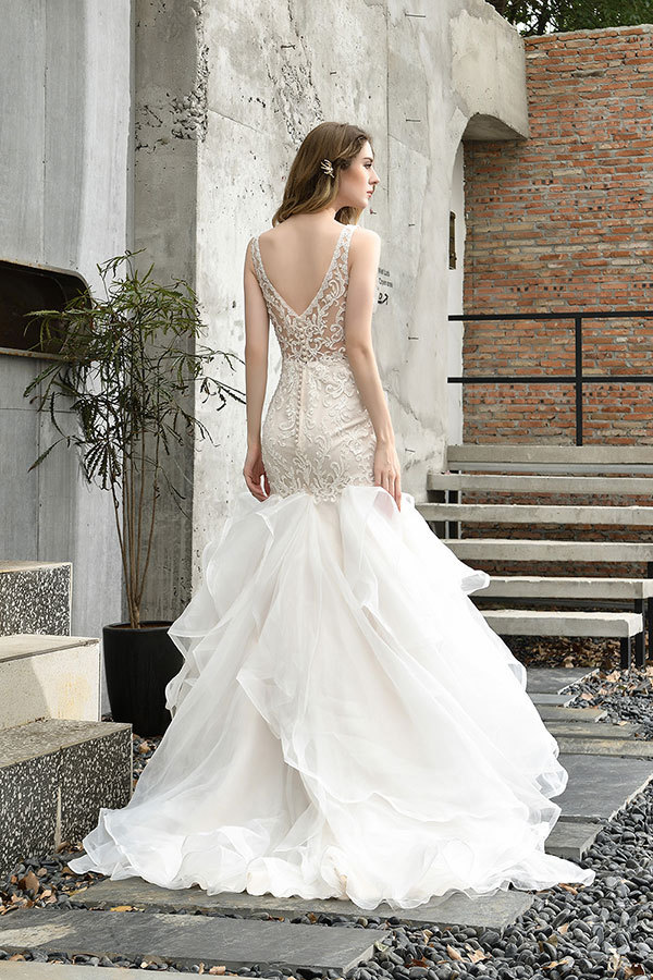 Elegant Long V-neck Appliques Lace Mermaid Wedding Dress