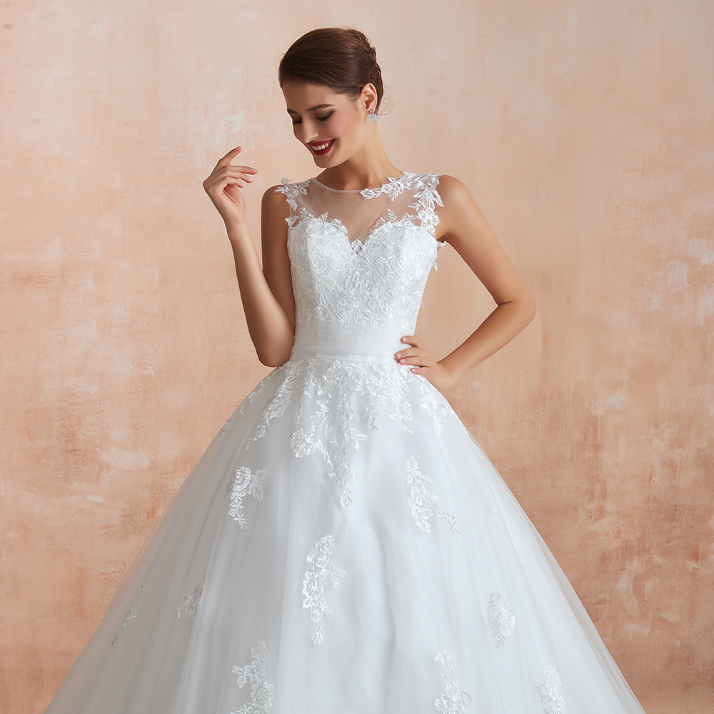 Long Ball Gown Appliques Lace Tulle Wedding Dress