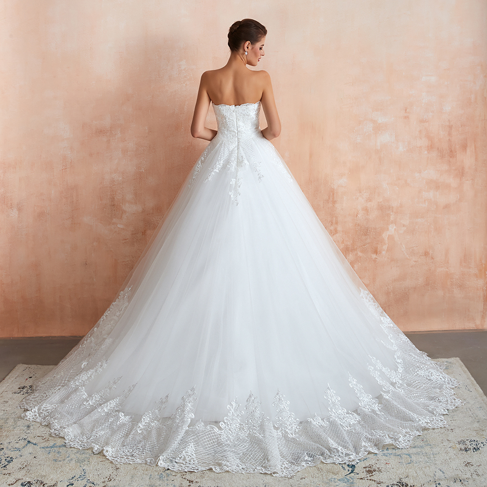 Stylish Long A-line Strapless Appliques Tulle Wedding Dress