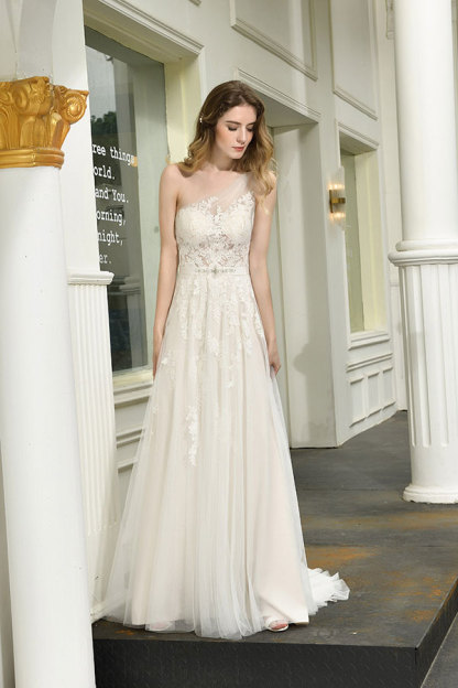 Chic Long One Shoulder Tulle Lace A-Line Wedding Dress