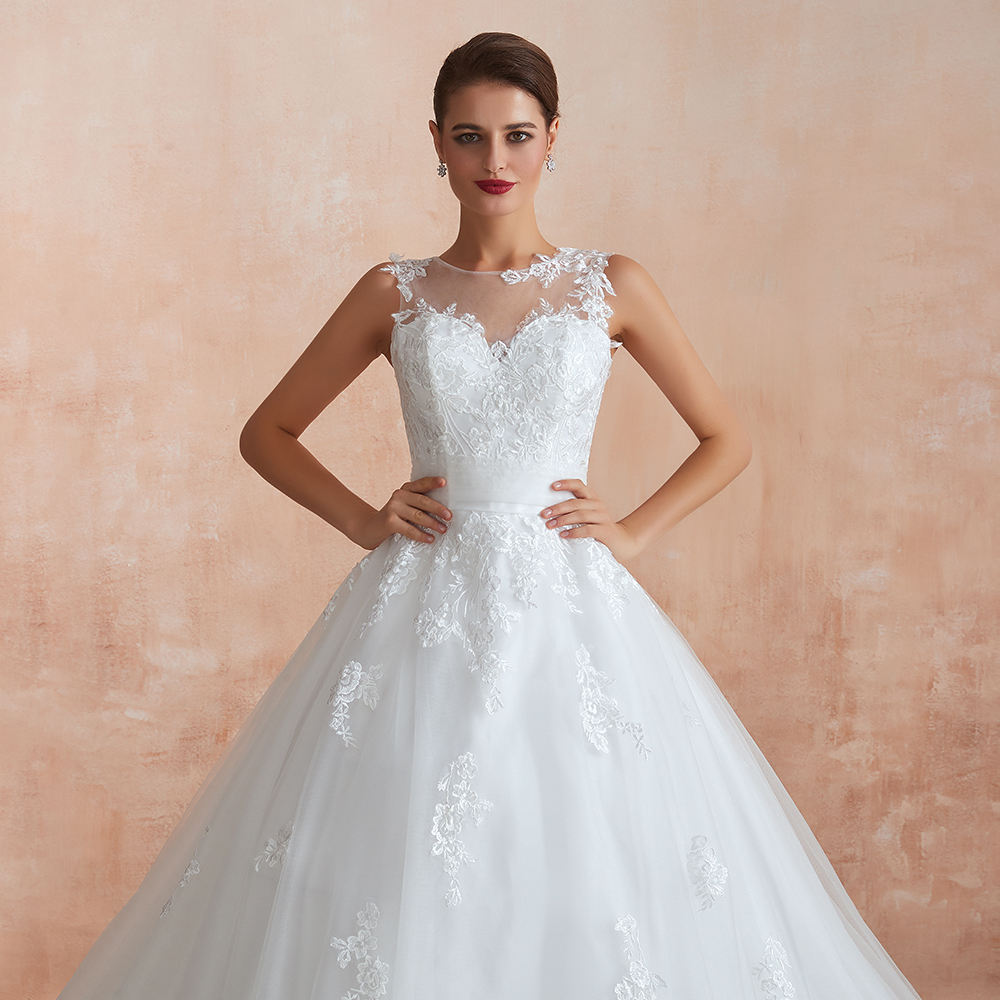 Long Ball Gown Appliques Lace Tulle Wedding Dress