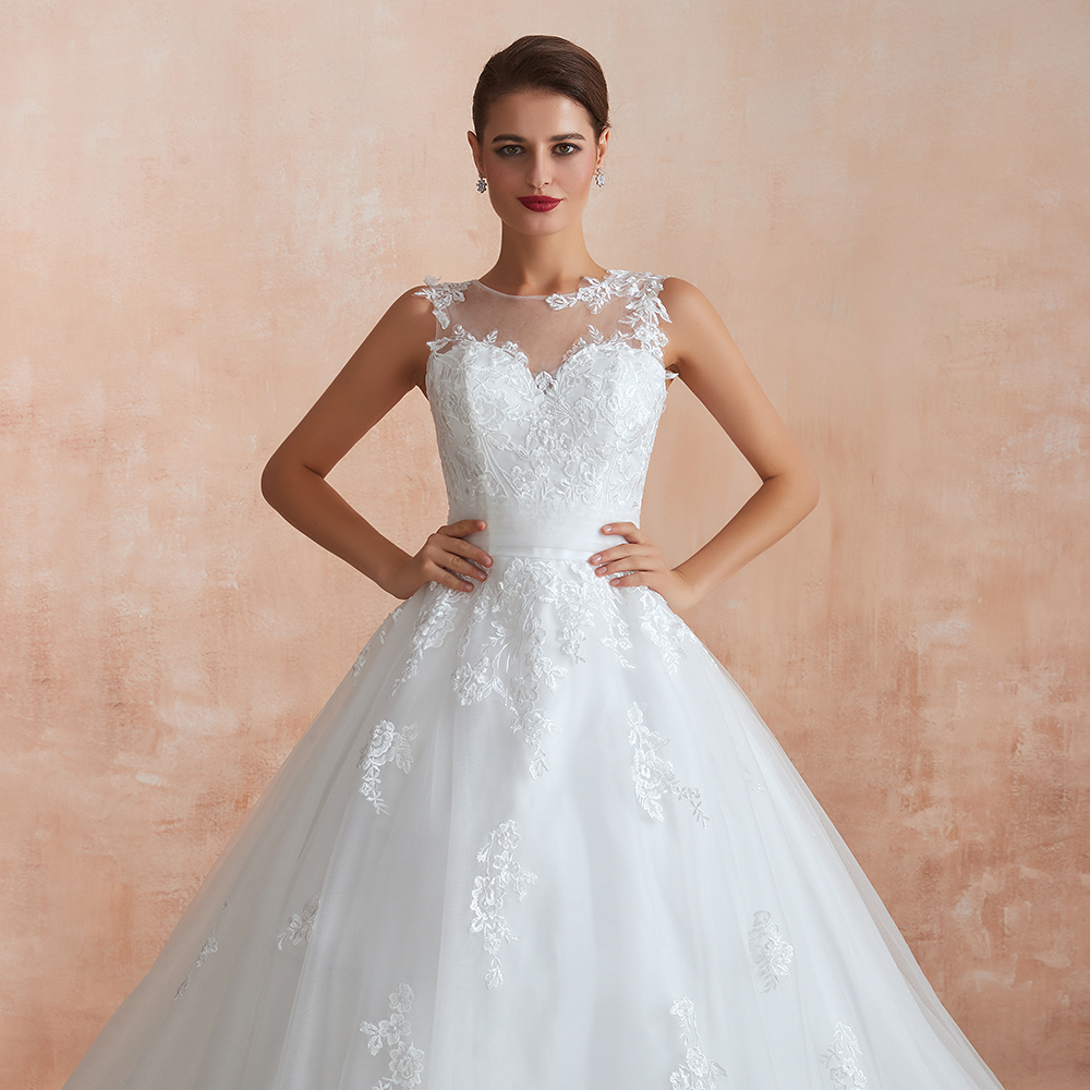 Long Ball Gown Appliques Lace Tulle Wedding Dress