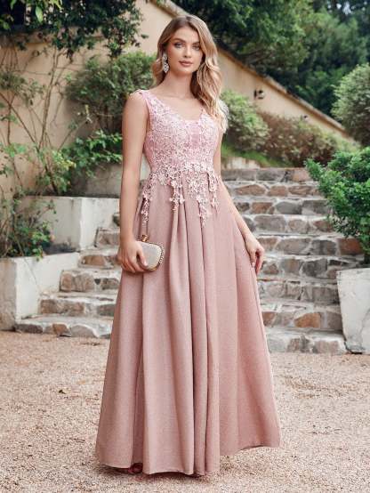 Long A Line V-Neck Sleeveless Tulle Lace Prom Dress with Appliques