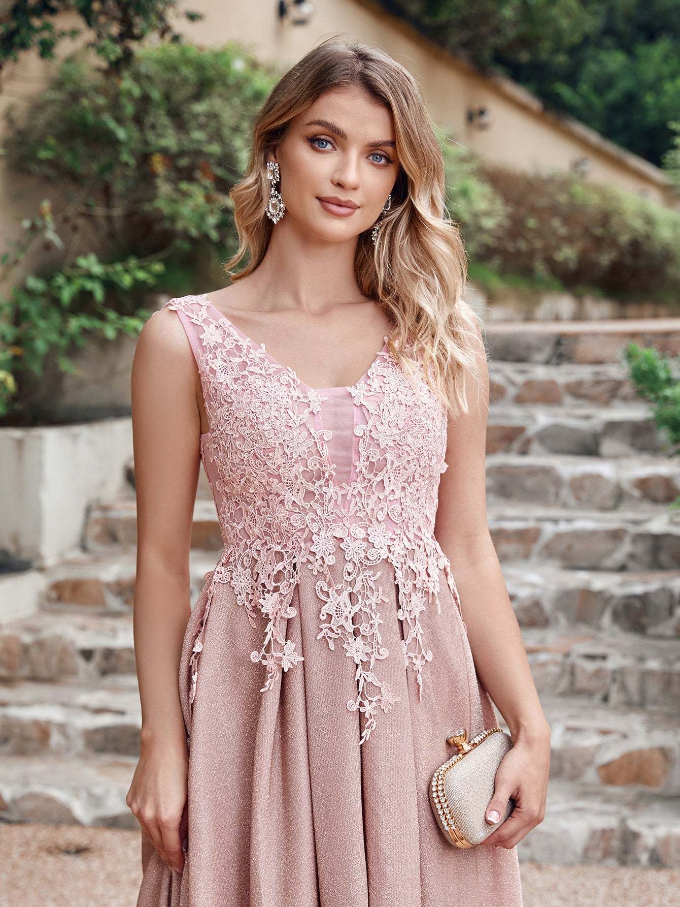 Long A Line V-Neck Sleeveless Tulle Lace Prom Dress with Appliques