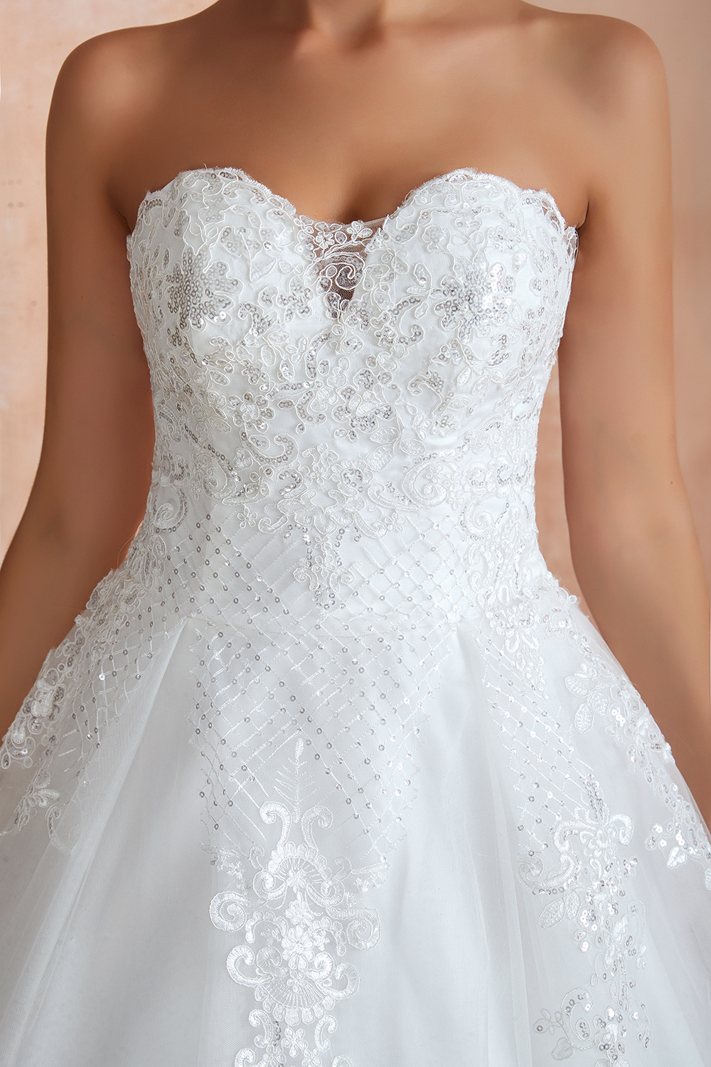 Stylish Long A-line Strapless Appliques Tulle Wedding Dress