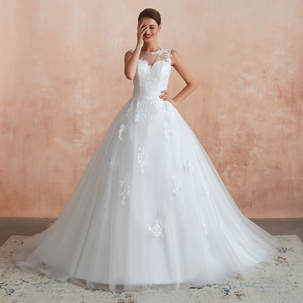 Long Ball Gown Appliques Lace Tulle Wedding Dress