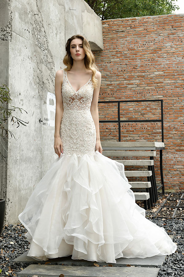 Elegant Long V-neck Appliques Lace Mermaid Wedding Dress