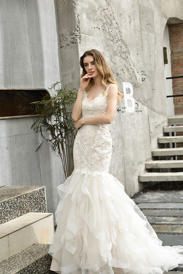 Gorgeous Long Sweetheart Appliques Lace Mermaid Wedding Dress