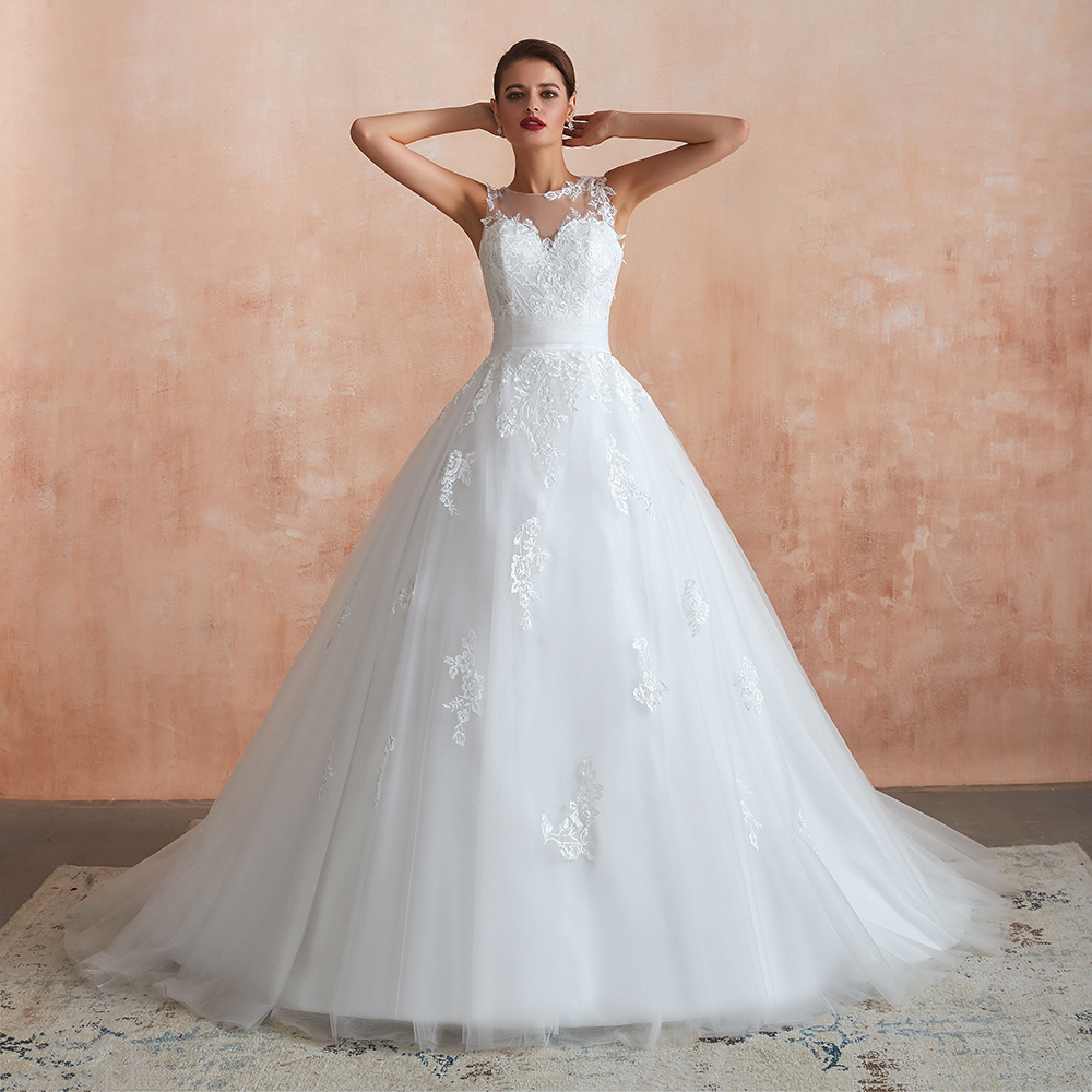 Long Ball Gown Appliques Lace Tulle Wedding Dress