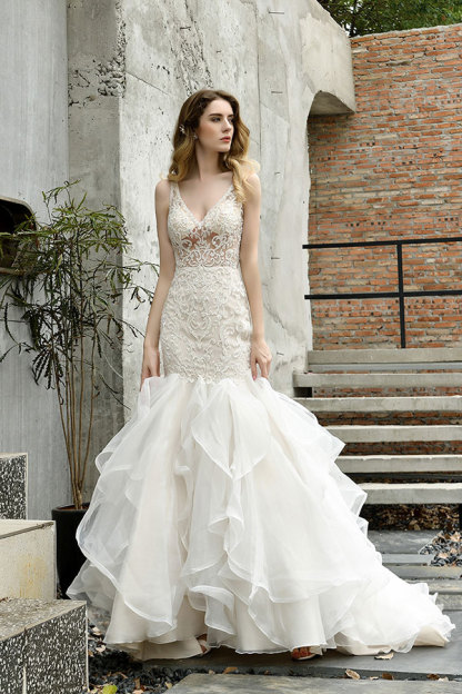 Elegant Long V-neck Appliques Lace Mermaid Wedding Dress