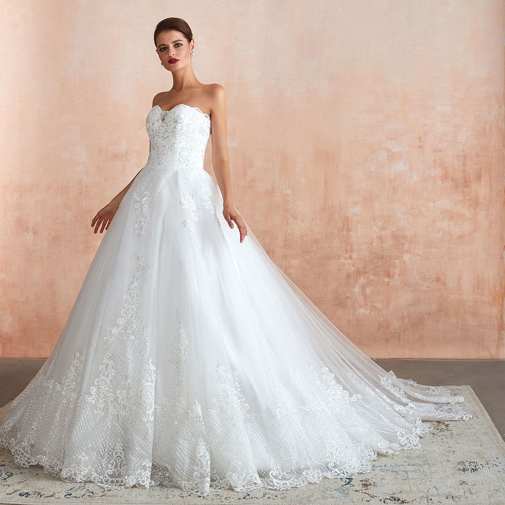 Stylish Long A-line Strapless Appliques Tulle Wedding Dress