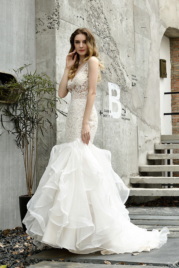 Elegant Long V-neck Appliques Lace Mermaid Wedding Dress