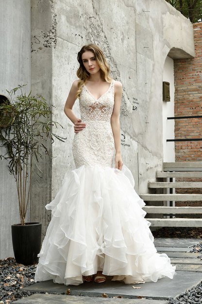 Elegant Long V-neck Appliques Lace Mermaid Wedding Dress