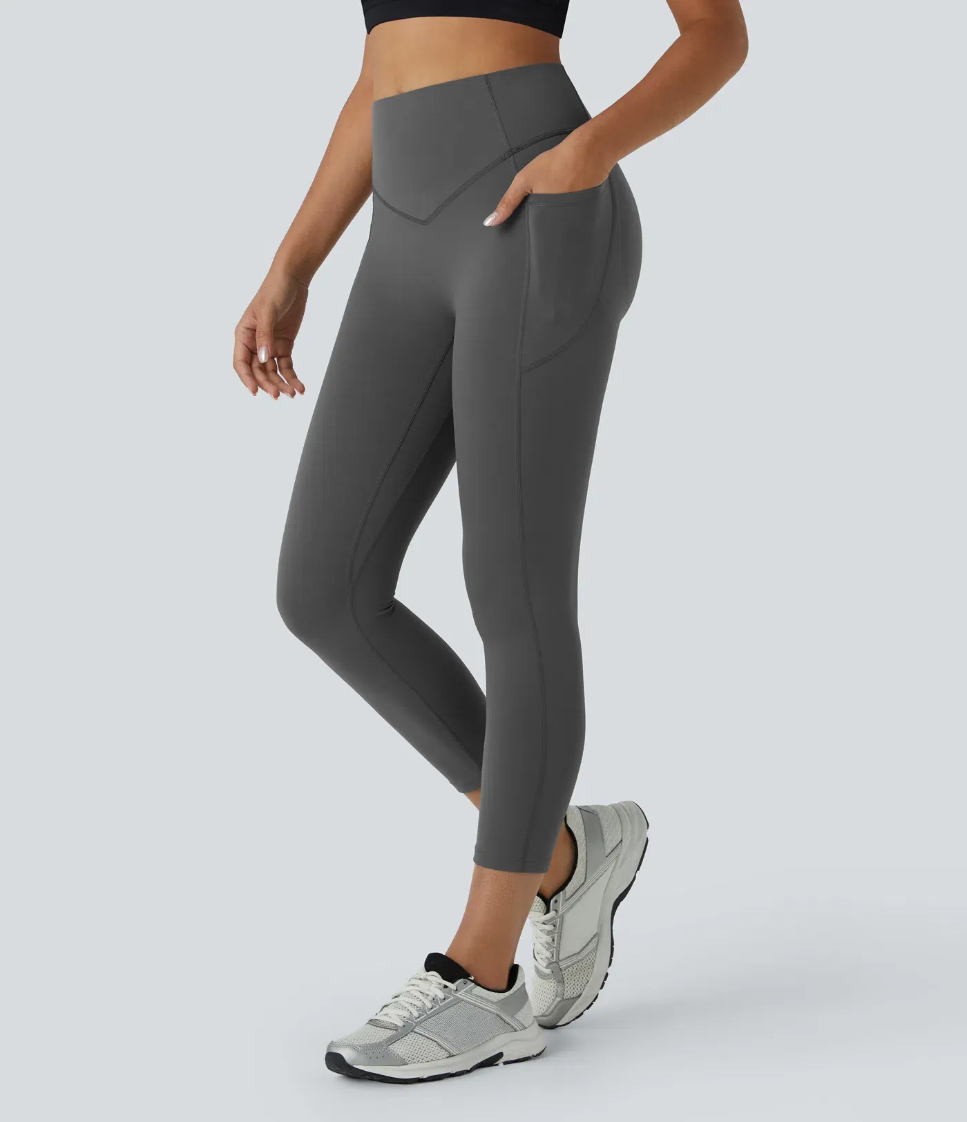 High Waisted Scrunch Butt Lifting Tummy Control Pocket Shaping Capri Training Leggings