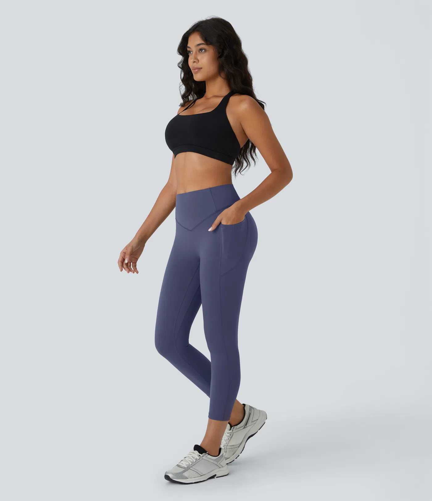 High Waisted Scrunch Butt Lifting Tummy Control Pocket Shaping Capri Training Leggings
