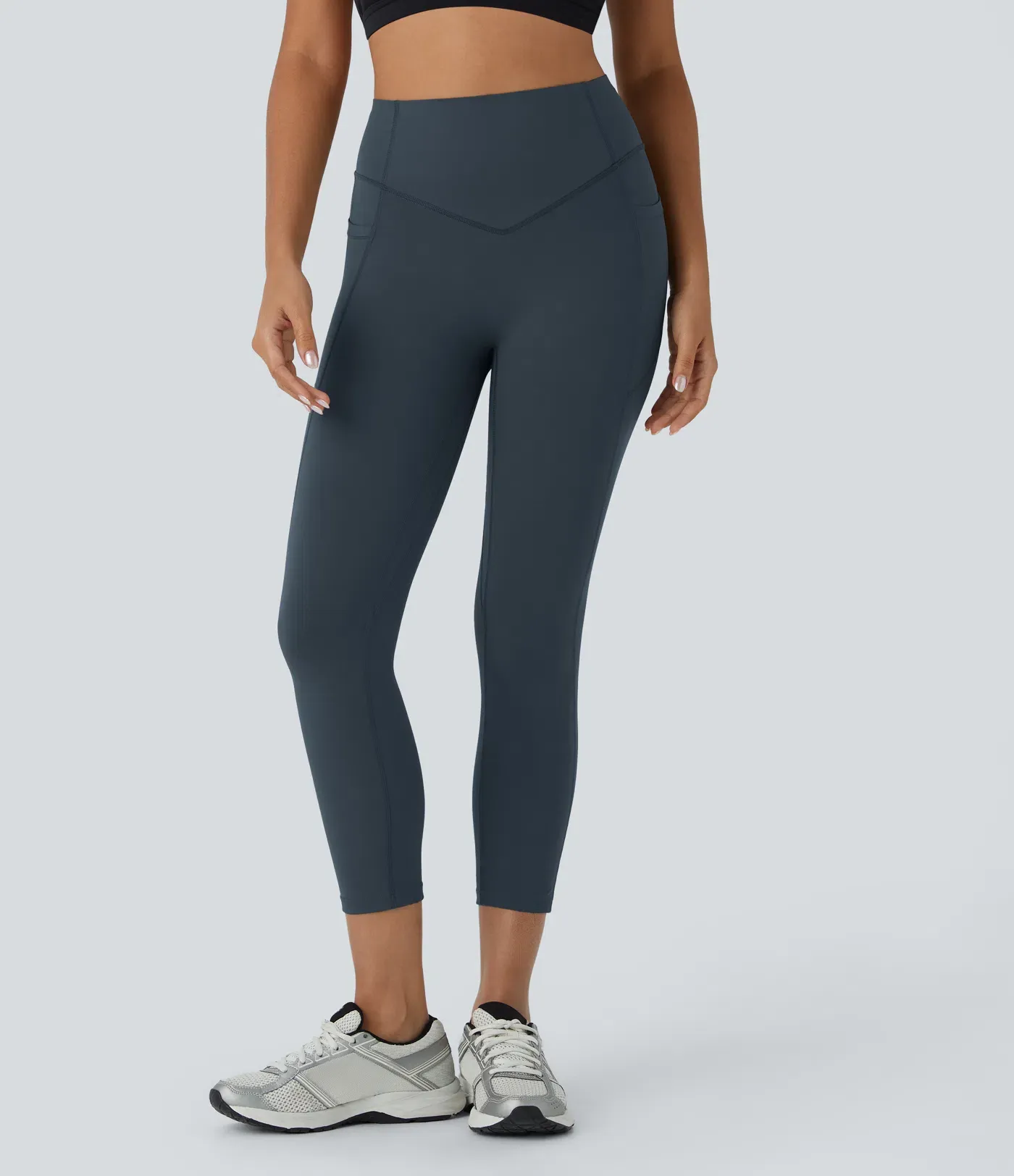 High Waisted Scrunch Butt Lifting Tummy Control Pocket Shaping Capri Training Leggings