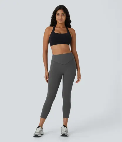 High Waisted Scrunch Butt Lifting Tummy Control Pocket Shaping Capri Training Leggings