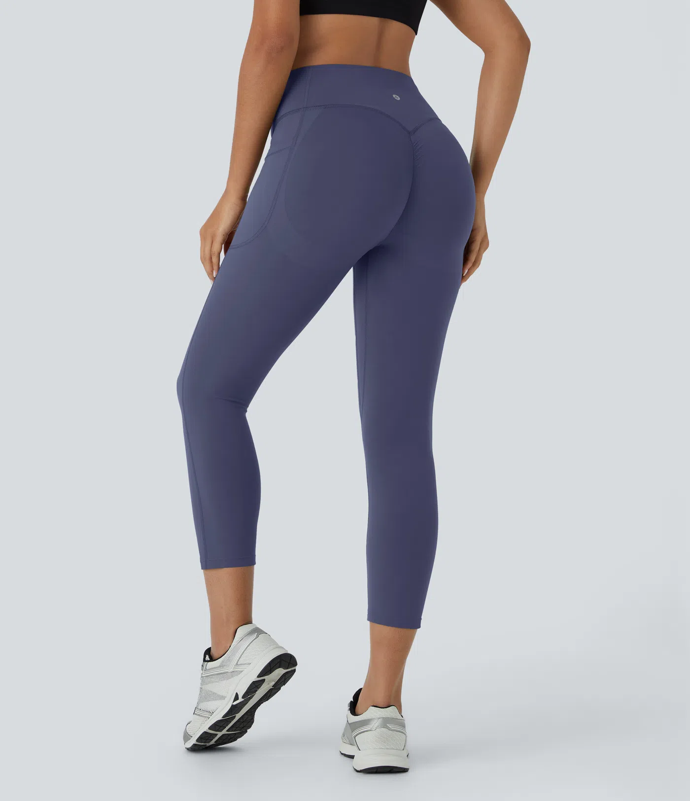 High Waisted Scrunch Butt Lifting Tummy Control Pocket Shaping Capri Training Leggings