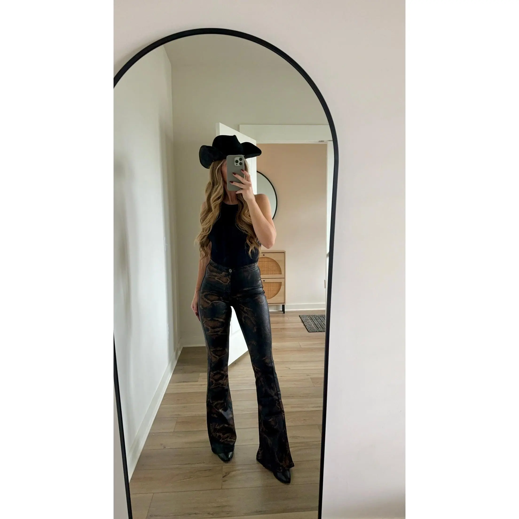 Women's High Waisted Bell Bottom Flare Denim Jeans - Comfortable Cotton Denim Trousers, Snakeprint, Ideal for Day Wear, Casual Fashion Denim