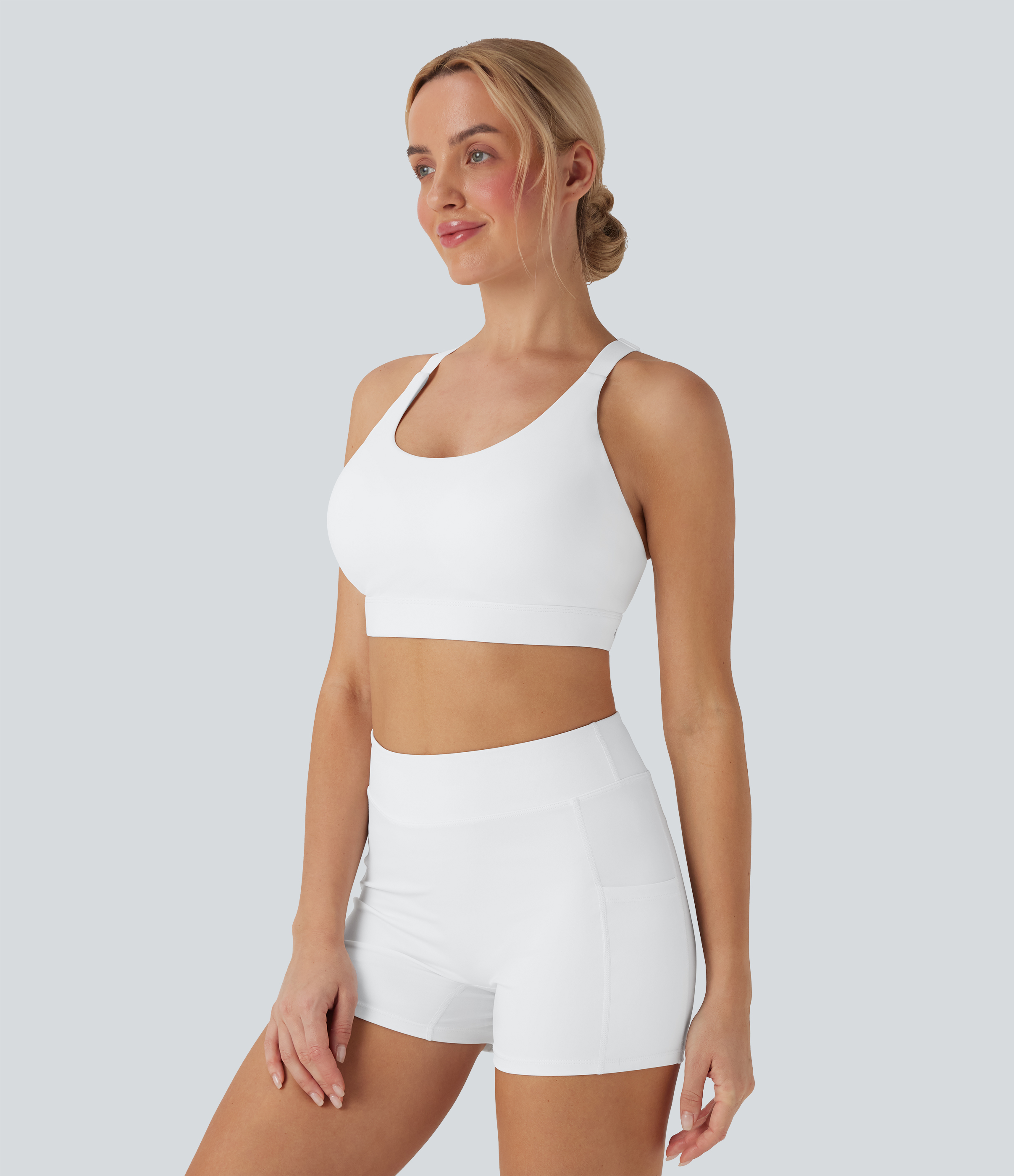 Medium Support Molded Cups Perforated Adjustable Hook Quick Dry Training Sports Bra  D-F Cups