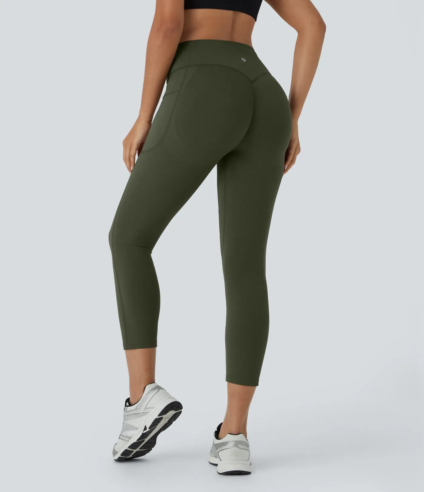 High Waisted Scrunch Butt Lifting Tummy Control Pocket Shaping Capri Training Leggings