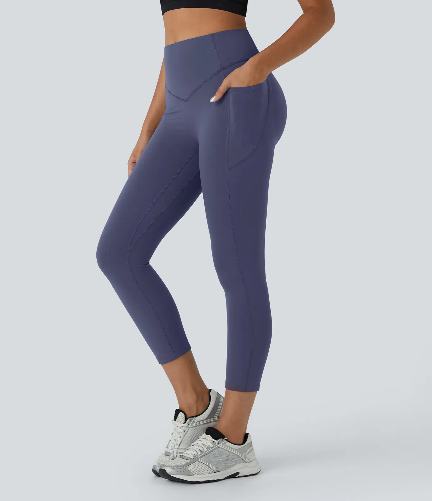 High Waisted Scrunch Butt Lifting Tummy Control Pocket Shaping Capri Training Leggings