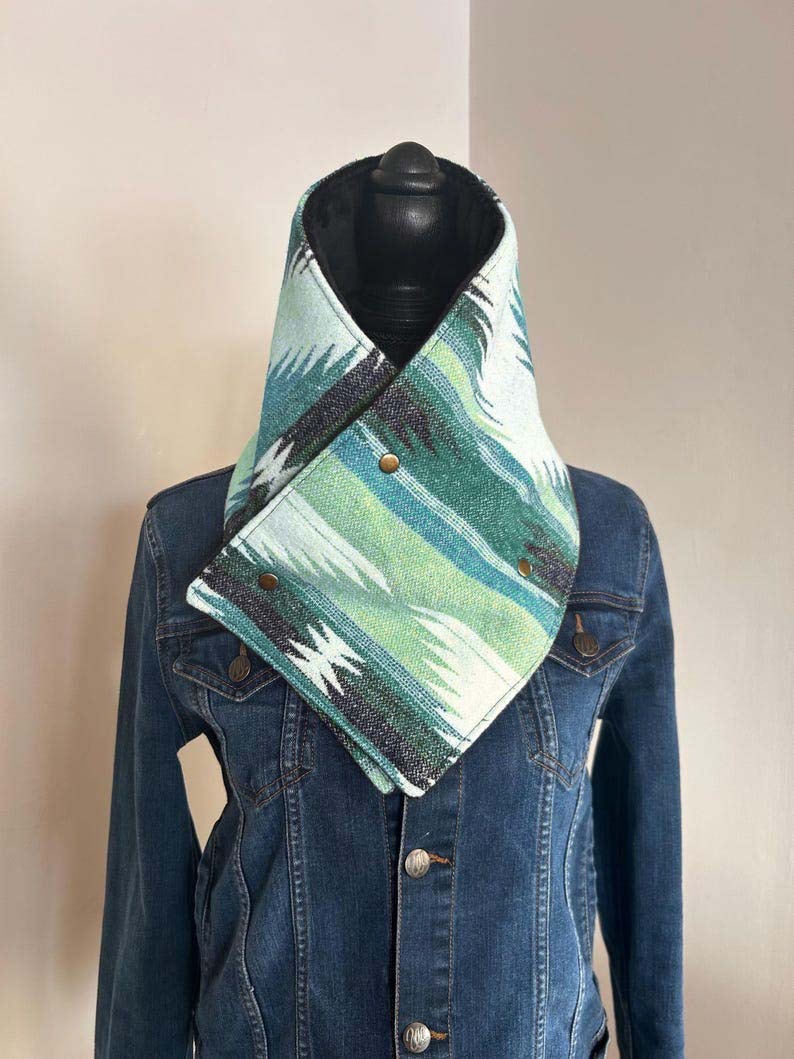 Western Aztec Warm Neck Hood - Multicolor