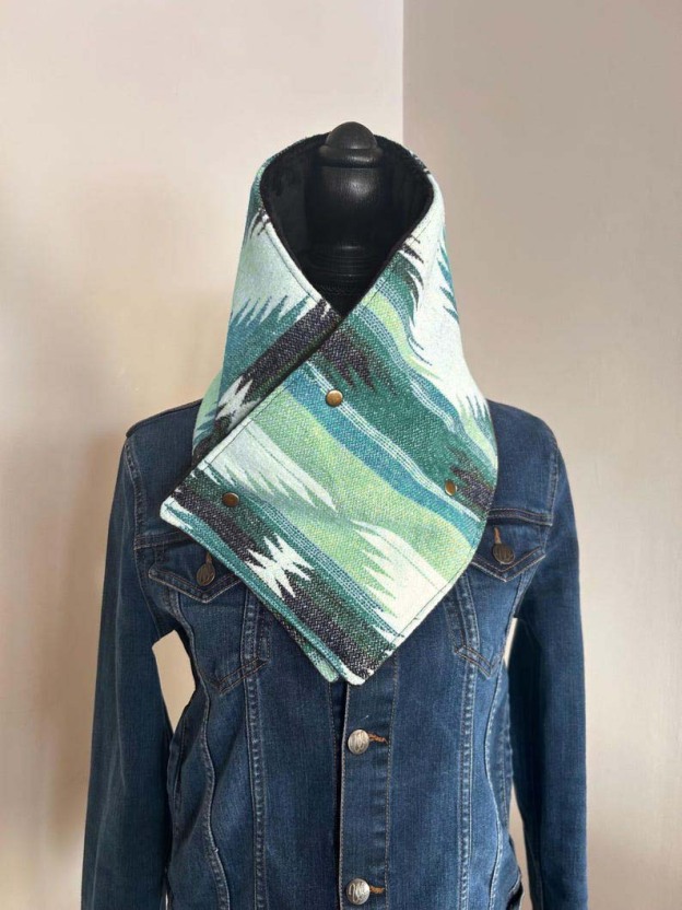 Western Aztec Warm Neck Hood - Multicolor