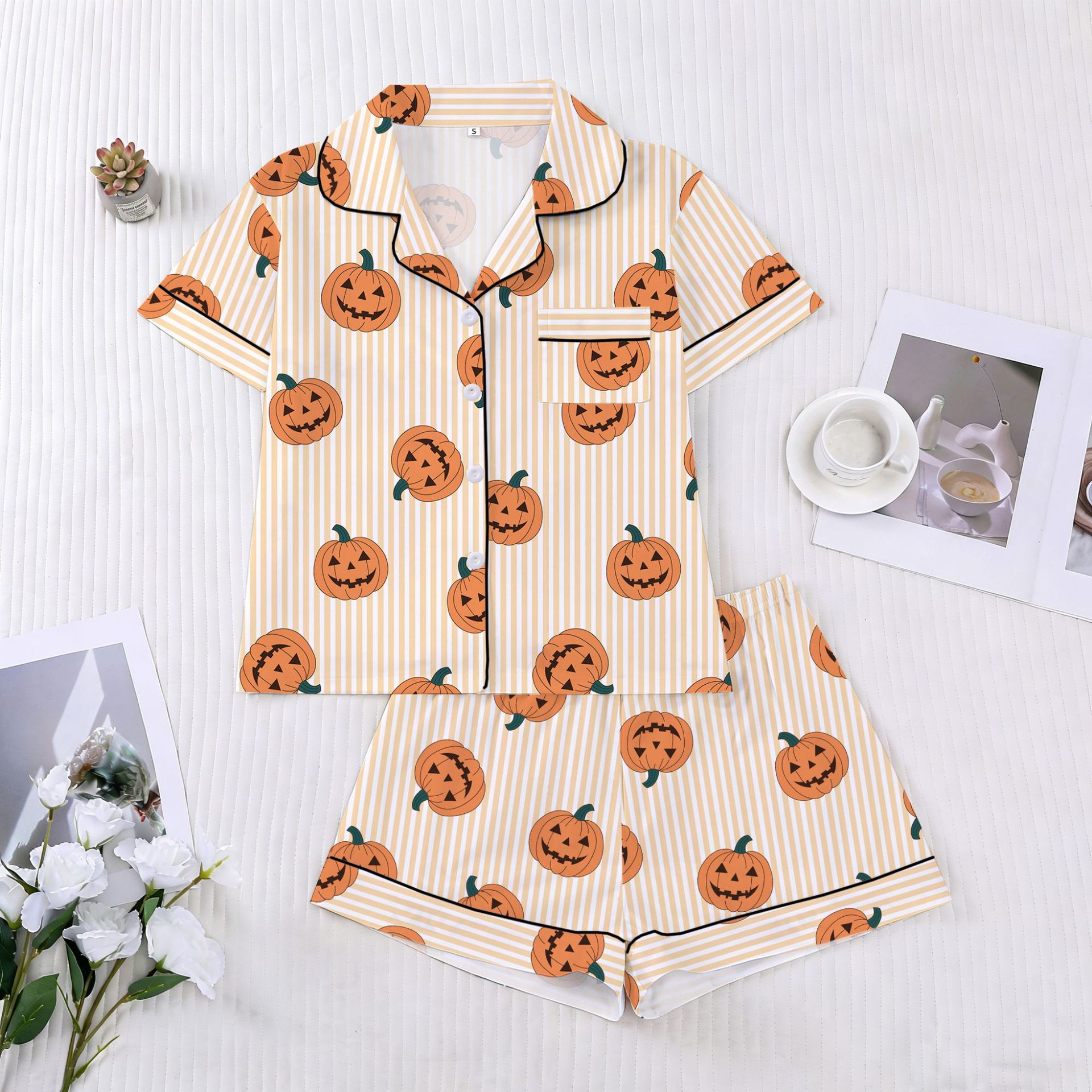 【Halloween】 Women's Halloween Cartoon Print Pajama Set, Cute Funny Sleepwear, Loungewear, 2-Piece Short Sleeve, Fitted, Above the Knee, All Seasons Gift, Top
