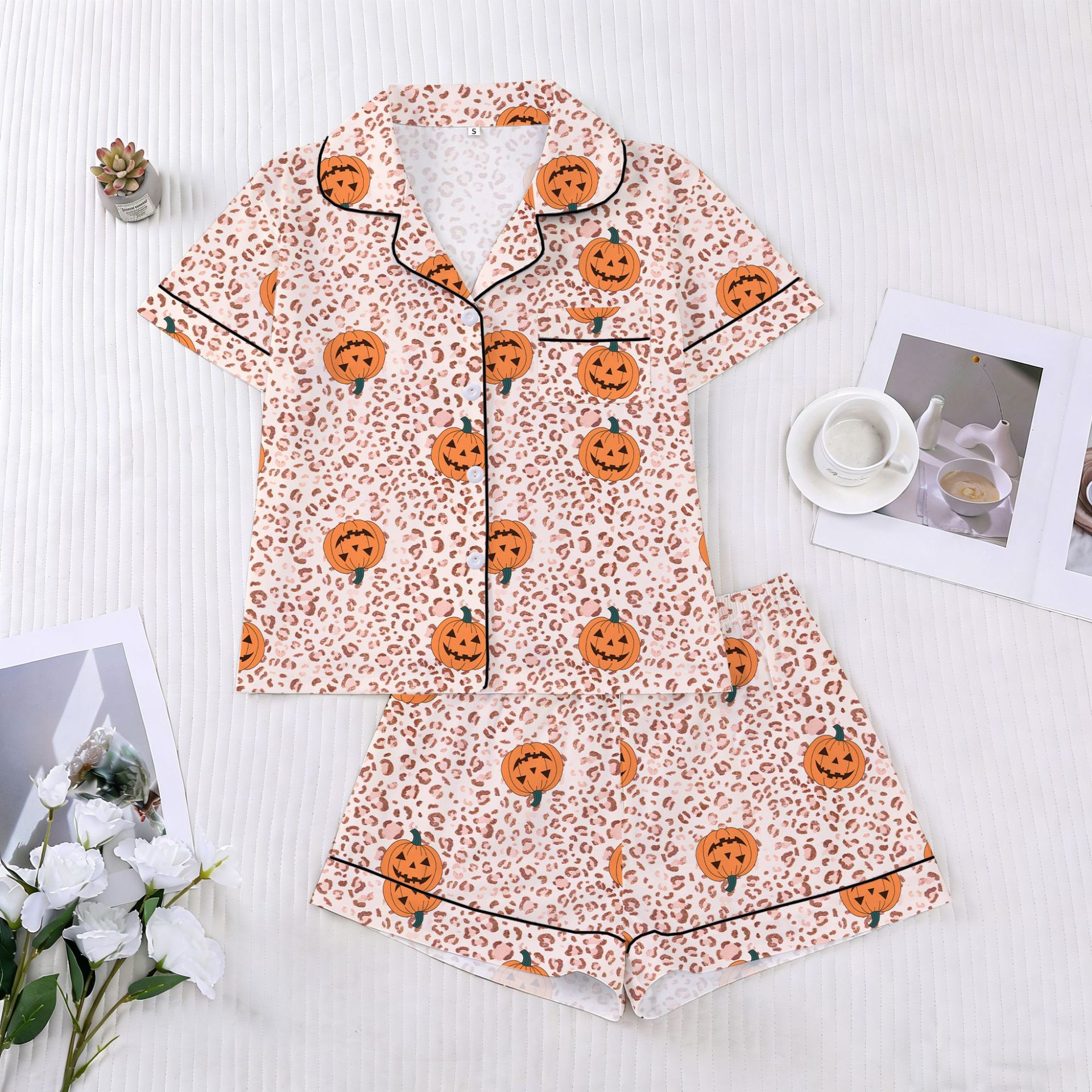 【Halloween】 Women's Halloween Cartoon Print Pajama Set, Cute Funny Sleepwear, Loungewear, 2-Piece Short Sleeve, Fitted, Above the Knee, All Seasons Gift, Top