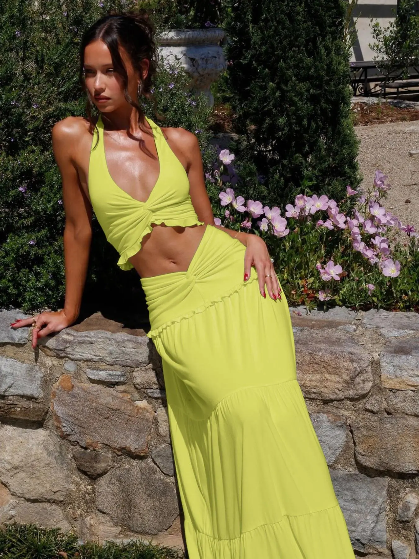 Women's Solid Color Plunge Neck Crop Top & Ruched Skirt Two-piece Set, Matching Clothing Set, Sleeveless Halter Neck Top & Bodycon Skirt, Ladies Summer Clothes for Party and Holiday, Summer Beachwear Set, Summer Sets, Going Out Sets, Womenswear