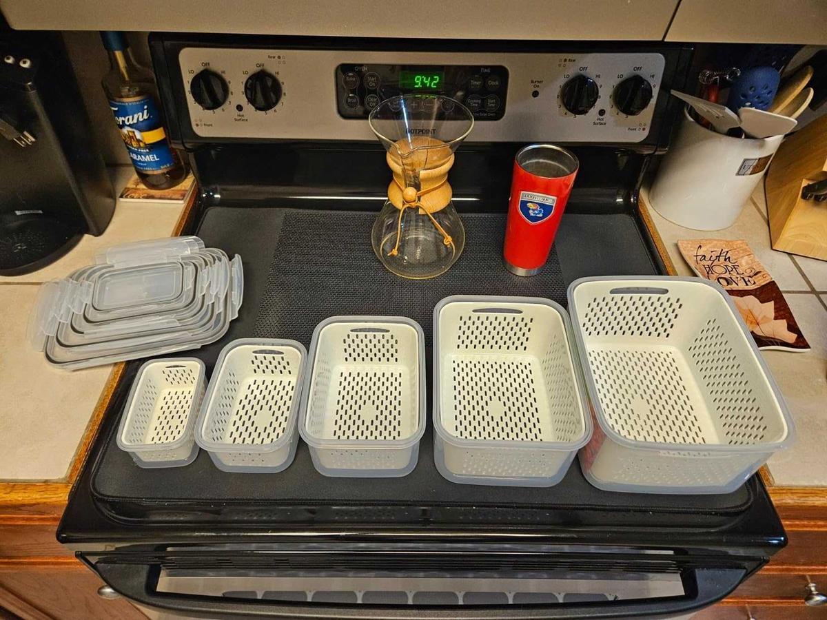 🔥Household transparent plastic food storage box-Including drain basket💧