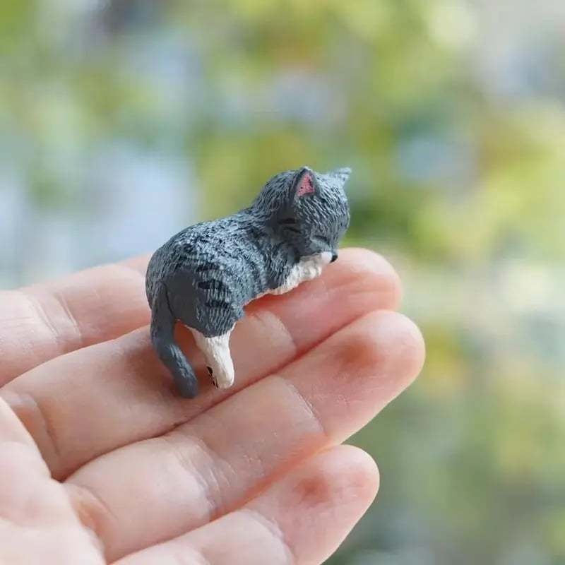 ⏰LAST DAY 49% OFF🔥 Hand-Painted Mini Cat Desk Figurines – Set of 5 Cute Cartoon Kitty Companions