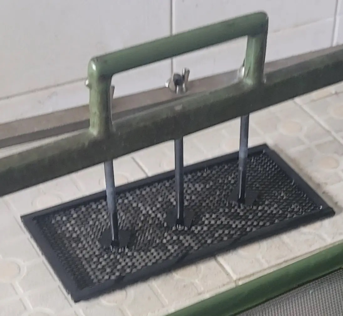 Customized ruthenium iridium coated titanium anode as shown in the picture, 250 * 150 * 1mm with 3 screws 200mm